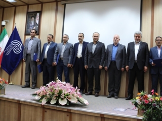 از سه کارشناس برتر هواشناسی خوزستان در مراسم پنجاه و سومین نشست شورای مدیران سازمان هواشناسی کشور تقدیر بعمل آمد